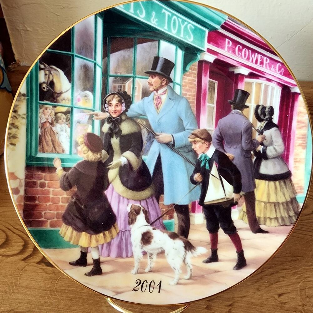 Royal Doulton " Victorian Memories " The Perfect Gift 2001 Collector Plate